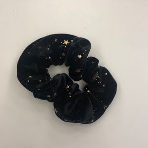 Velvet star scrunchie! Never used